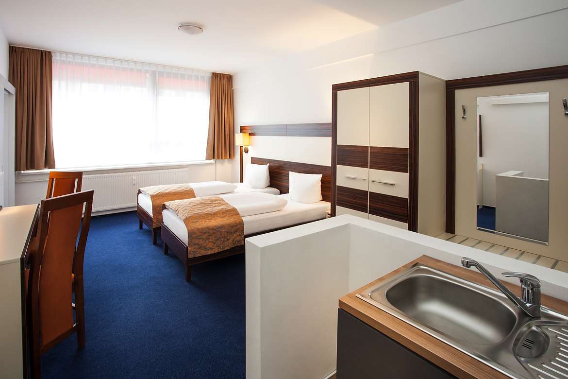 A double room at Centro Hotel Celler Tor in Braunschweig